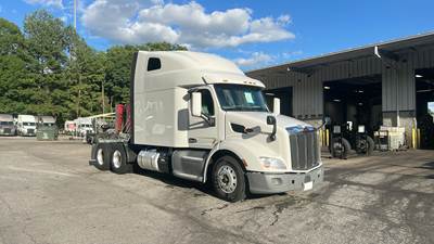 Peterbilt 579 - 80" Raised Roof Double Bunk Sleeper, Paccar, Automatic, Premium 00 Spec with TriPac