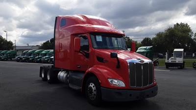 Peterbilt 579 - 80" Raised Roof Double Bunk Sleeper, Paccar, Automatic, Premium 00 Spec with TriPac
