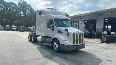 Peterbilt 579 - 80" Raised Roof Double Bunk Sleeper, Paccar, Automatic, Premium 00 Spec with TriPac