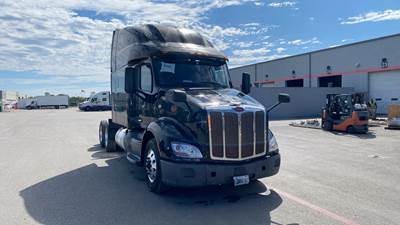 Peterbilt 579 - 80" Raised Roof Double Bunk Sleeper, Paccar, Automatic, Premium 00 Spec with TriPac