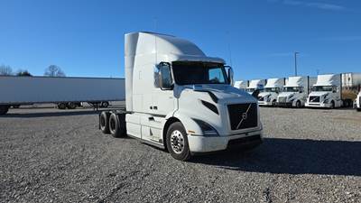 Volvo VNR64T640 Sleeper Semi Truck - Volvo D-13, Automatic