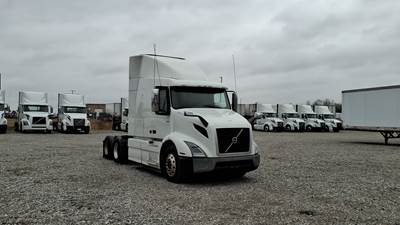 Volvo VNR64T640 Sleeper Semi Truck - Volvo D-13, Automatic