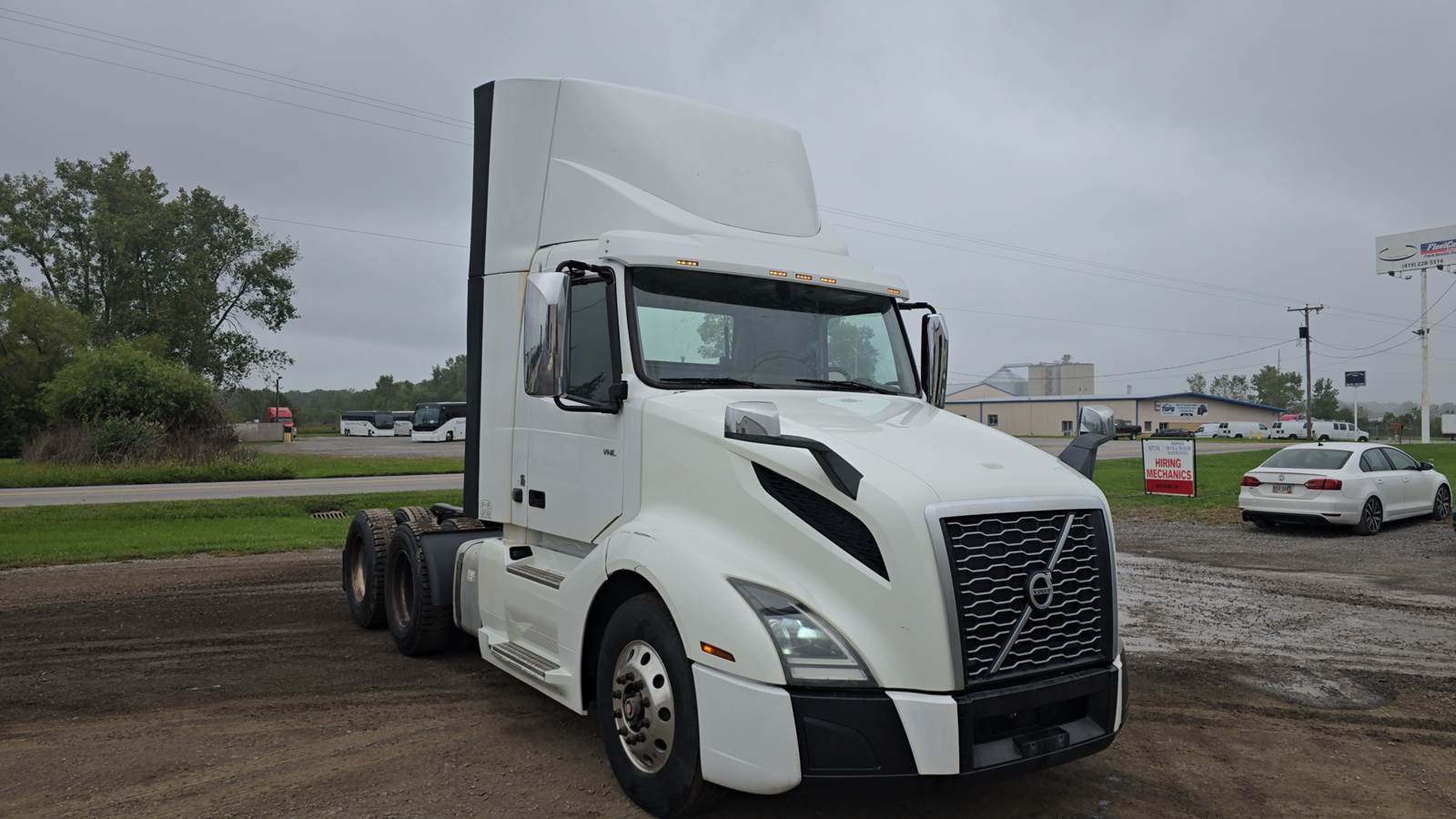 2019 Volvo day cab semi-truck