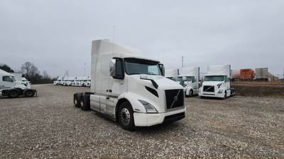 Volvo VNR64T640 Sleeper Semi Truck - Volvo D-13, Automatic