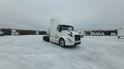 Volvo VNR64T640 Sleeper Semi Truck - Volvo D-13, Automatic