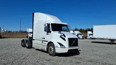 Volvo VNR64T640 Sleeper Semi Truck - Volvo D-13, Automatic