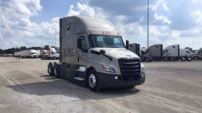 Freightliner Cascadia - 72" Raised Roof Double Bunk Sleeper, Detroit, Automatic, Battery Powered HVAC with Optimized Idle