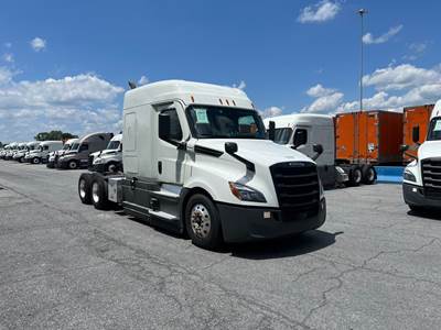 Freightliner Cascadia Sleeper Semi Truck - 72" Extra-Tall Roof, Detroit, Automatic, Battery Powered HVAC with Optimized Idle, Bulk Equipment