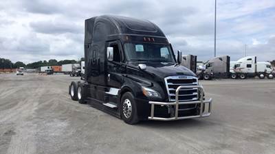 Freightliner Cascadia - 72" Raised Roof w/ Lounge, Detroit, Automatic, TriPac & Battery Powered HVAC with Optimized Idle, Headache Rack