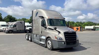 Freightliner Cascadia - 72" Raised Roof Double Bunk Sleeper, Detroit, Automatic, Battery Powered HVAC with Optimized Idle, MirrorEye Equipped