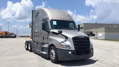 Freightliner Cascadia - 72" Raised Roof Double Bunk Sleeper, Detroit, Automatic, Battery Powered HVAC with Optimized Idle