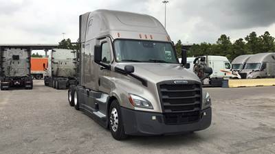 Freightliner Cascadia - 72" Raised Roof Double Bunk Sleeper, Detroit, Automatic, Optimized Idle