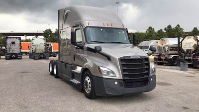 Freightliner Cascadia - 72" Raised Roof Double Bunk Sleeper, Detroit, Automatic, Optimized Idle