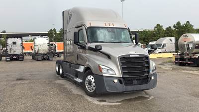 Freightliner Cascadia - 72" Raised Roof Double Bunk Sleeper, Detroit, Automatic, Battery Powered HVAC with Optimized Idle