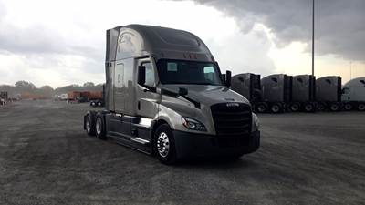 Freightliner Cascadia - 72" Raised Roof Double Bunk Sleeper, Detroit, Automatic, Optimized Idle