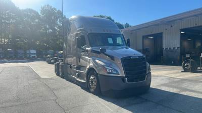 Freightliner Cascadia - 72" Raised Roof Double Bunk Sleeper, Detroit, Automatic, Battery Powered HVAC with Optimized Idle