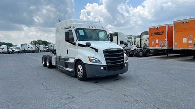 Freightliner Cascadia Sleeper Semi Truck - 72" Extra-Tall Roof, Detroit, Automatic, Battery Powered HVAC with Optimized Idle, Bulk Equipment