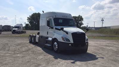 Freightliner Cascadia Sleeper Semi Truck - 72" Extra-Tall Roof, Detroit, Automatic, Battery Powered HVAC with Optimized Idle, Bulk Equipment