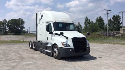Freightliner Cascadia - 72" Raised Roof Double Bunk Sleeper, Detroit, Automatic, Battery Powered HVAC with Optimized Idle