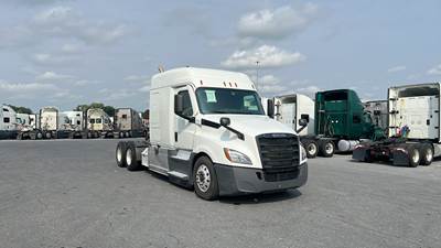 Freightliner Cascadia Sleeper Semi Truck - 72" Extra-Tall Roof, Detroit, Automatic, Bulk Equipment