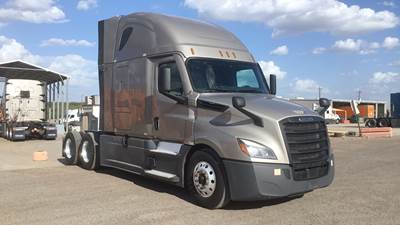 Freightliner Cascadia - 72" Raised Roof Double Bunk Sleeper, Detroit, Automatic, Battery Powered HVAC with Optimized Idle