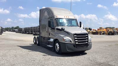 Freightliner Cascadia - 72" Raised Roof Double Bunk Sleeper, Detroit, Automatic, Optimized Idle