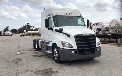 Freightliner Cascadia Sleeper Semi Truck - 72" Extra-Tall Roof, Detroit, Automatic, Battery Powered HVAC with Optimized Idle