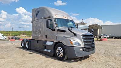 Freightliner Cascadia - 72" Raised Roof Double Bunk Sleeper, Detroit, Automatic, Battery Powered HVAC with Optimized Idle