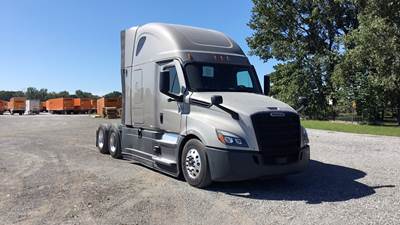 Freightliner Cascadia - 72" Raised Roof Double Bunk Sleeper, Detroit, Automatic, Optimized Idle