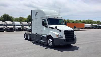 Freightliner Cascadia - 72" Raised Roof Double Bunk Sleeper, Detroit, Automatic, Battery Powered HVAC with Optimized Idle