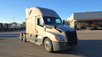 Freightliner Cascadia - 72" Raised Roof Double Bunk Sleeper, Detroit, Automatic, Optimized Idle