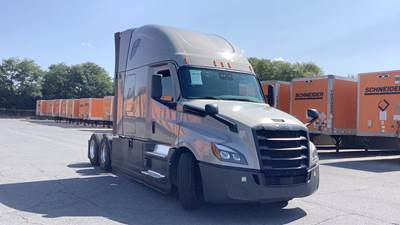 Freightliner Cascadia - 72" Raised Roof Double Bunk Sleeper, Detroit, Automatic, Optimized Idle