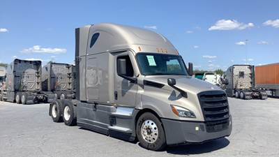 Freightliner Cascadia - 72" Raised Roof Double Bunk Sleeper, Detroit, Automatic, Battery Powered HVAC with Optimized Idle