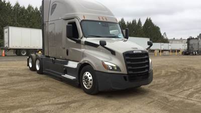 Freightliner Cascadia - 72" Raised Roof Double Bunk Sleeper, Detroit, Automatic, Optimized Idle