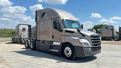 Freightliner Cascadia - 72" Raised Roof Double Bunk Sleeper, Detroit, Automatic, Battery Powered HVAC with Optimized Idle