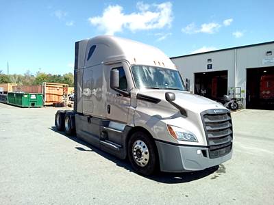 2022 Freightliner Cascadia - 72" Raised Roof Double Bunk Sleeper, Detroit, Automatic, Battery Powered HVAC with Optimized Idle