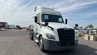 2020 Freightliner Cascadia Sleeper Semi Truck - 48" Extra-Tall Roof, Detroit, Automatic, Optimized Idle
