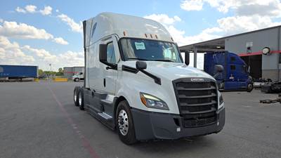 2022 Freightliner Cascadia - 72" Raised Roof Double Bunk Sleeper, Detroit, Automatic, Battery Powered HVAC with Optimized Idle