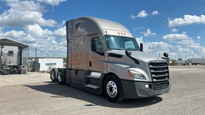 2022 Freightliner Cascadia - 72" Raised Roof Double Bunk Sleeper, Detroit, Automatic, Battery Powered HVAC with Optimized Idle