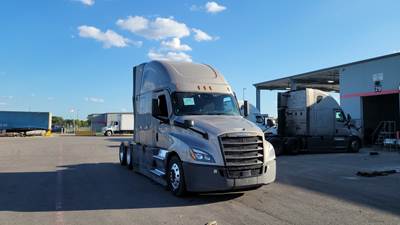 Freightliner Cascadia - 72" Raised Roof Double Bunk Sleeper, Detroit, Automatic, Optimized Idle