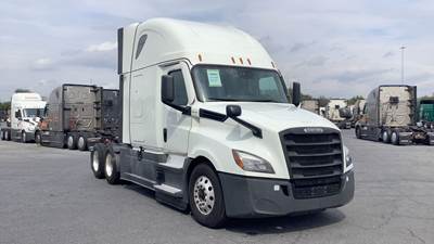 2022 Freightliner Cascadia - 72" Raised Roof Double Bunk Sleeper, Detroit, Automatic, Battery Powered HVAC with Optimized Idle