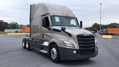 Freightliner Cascadia - 72" Raised Roof Double Bunk Sleeper, Detroit, Automatic, Optimized Idle