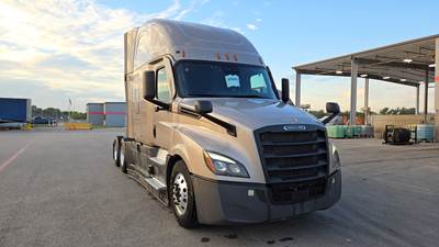Freightliner Cascadia - 72" Raised Roof Double Bunk Sleeper, Detroit, Automatic, Optimized Idle