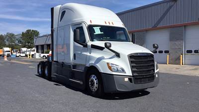 Freightliner Cascadia - 72" Raised Roof Double Bunk Sleeper, Detroit, Automatic, Battery Powered HVAC with Optimized Idle
