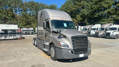 Freightliner Cascadia - 72" Raised Roof Double Bunk Sleeper, Detroit, Automatic, Battery Powered HVAC with Optimized Idle
