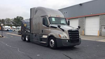 Freightliner Cascadia - 72" Raised Roof Double Bunk Sleeper, Detroit, Automatic, Battery Powered HVAC with Optimized Idle