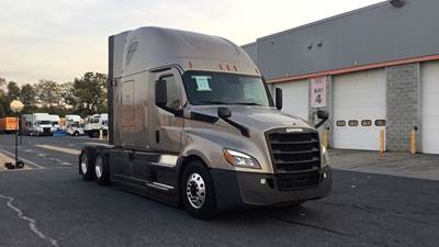 Freightliner Cascadia - 72" Raised Roof Double Bunk Sleeper, Detroit, Automatic, Battery Powered HVAC with Optimized Idle