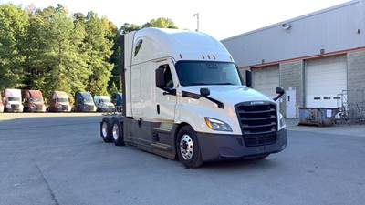 Freightliner Cascadia - 72" Raised Roof Double Bunk Sleeper, Detroit, Automatic, Battery Powered HVAC with Optimized Idle