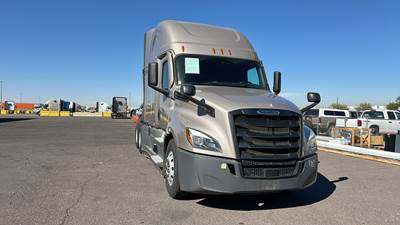 Freightliner Cascadia - 72" Raised Roof Double Bunk Sleeper, Detroit, Automatic, Optimized Idle
