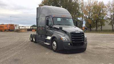 Freightliner Cascadia - 72" Raised Roof Double Bunk Sleeper, Detroit, Automatic, Battery Powered HVAC with Optimized Idle